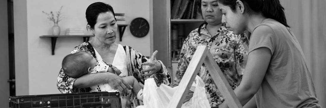 WOMEN MAKING HANDMADE JEWELRY IN BANGKOK
