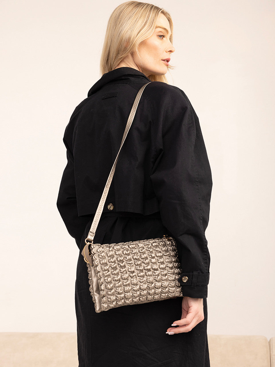 IZZY BUBBLE PUFFER ON MODEL
